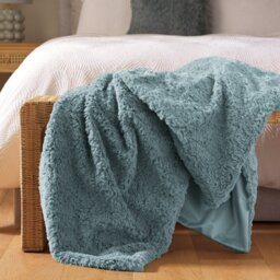Habitat Faux Fur Textured Throw - Blue - 125x150cm