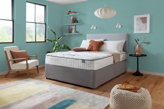 Silentnight Middleton Small Double Memory Divan Bed - Grey - image 1