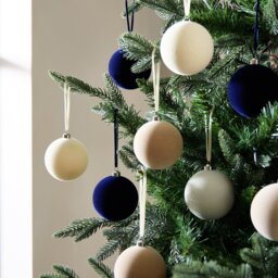 Habitat Pack of 9 Shatterproof Timeless Christmas Bauble - thumbnail 1