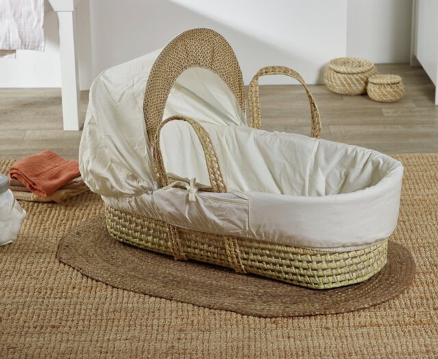 Kinder Vally Moses Basket With Folding Stand - image 1