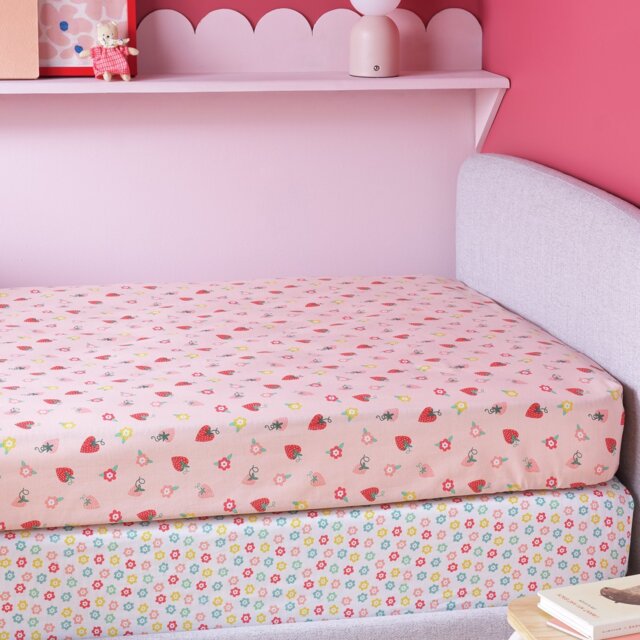 Argos Home Strawberry Floral Twin Pack Fitted Sheet- Single - image 1
