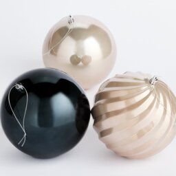 Habitat Pack of 9 Shatterproof Baubles - Blue and Gold - thumbnail 1