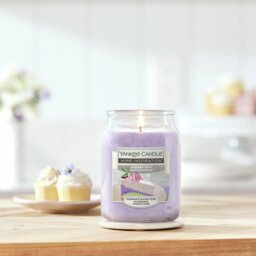 Yankee Candle Large Scented Jar Candle - Patisserie Treat - thumbnail 1