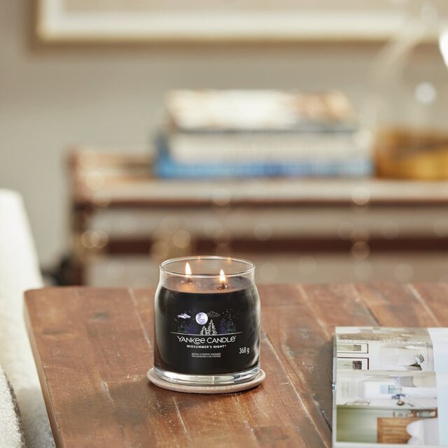 Yankee Signature Medium Scented Candle - Midsummers Night - image 1