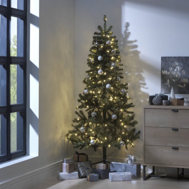 Habitat 6ft Pre lit Half Christmas Tree - image 1
