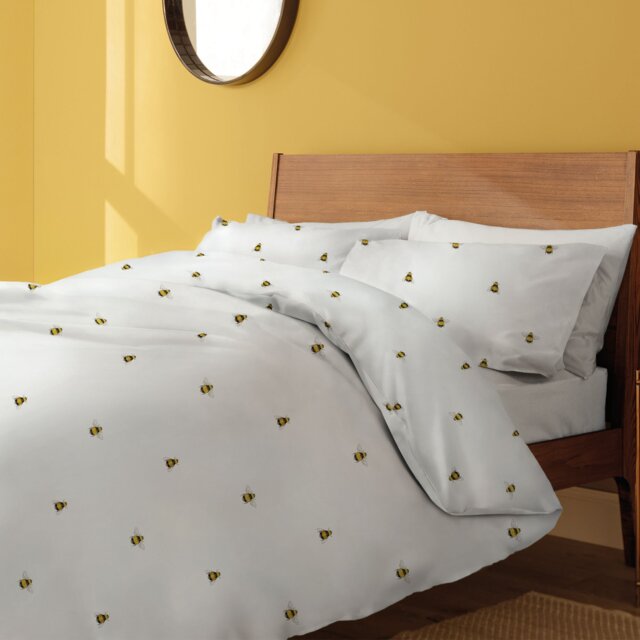 Argos Home Hideaway Bee Print White Bedding Set - Double - image 1