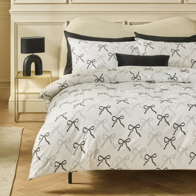 Argos Home Bows Print White Bedding Set - Superking - image 1