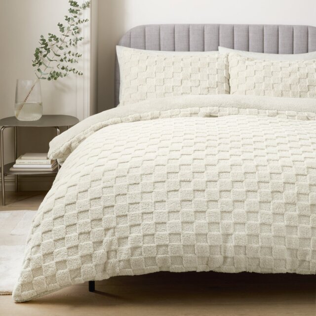 Argos Home Checkerboard Textured Fleece Bedding Set - Single - image 1