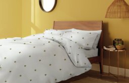 Argos Home Hideaway Bee Print White Bedding Set - Kingsize - thumbnail 1