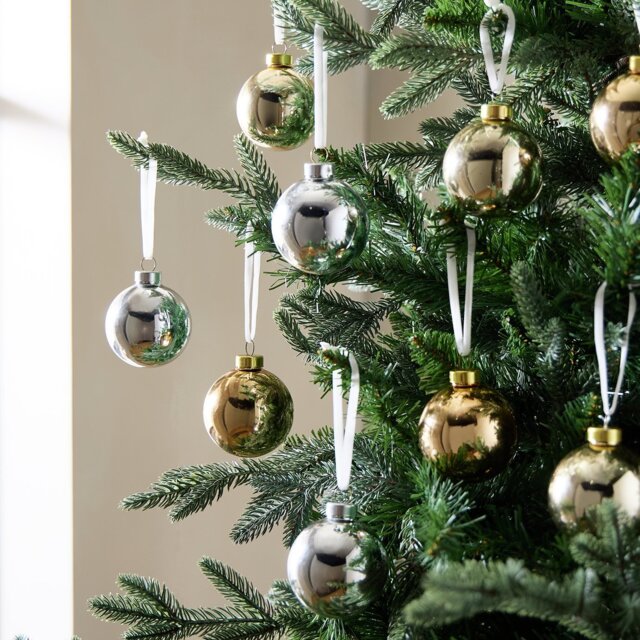 Argos Home Pack of 9 Glass Christmas Baubles - Silver & Gold - image 1