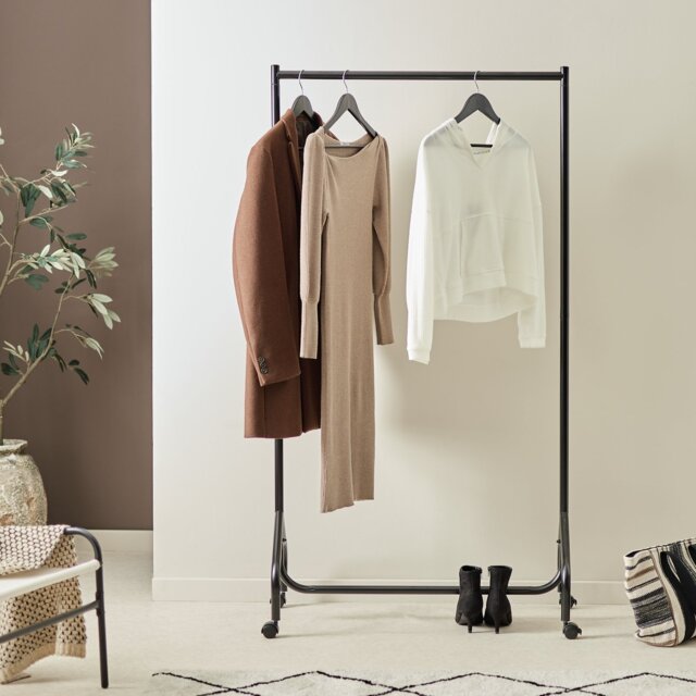 Argos Home Heavy Duty Single 4 Feet Clothes Rail- Black - image 1