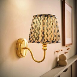 ValueLights Binky Metal LED Wall Light - Gold - thumbnail 2