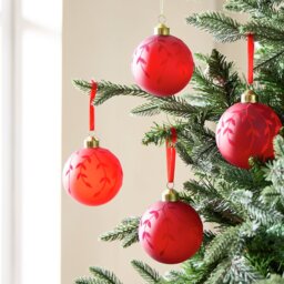 Habitat Pack of 4 Christmas Glass Christmas Baubles - Red - thumbnail 1