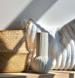 Cream Ribbed Vase - thumbnail 4