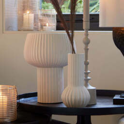 Cream Ribbed Vase - thumbnail 3