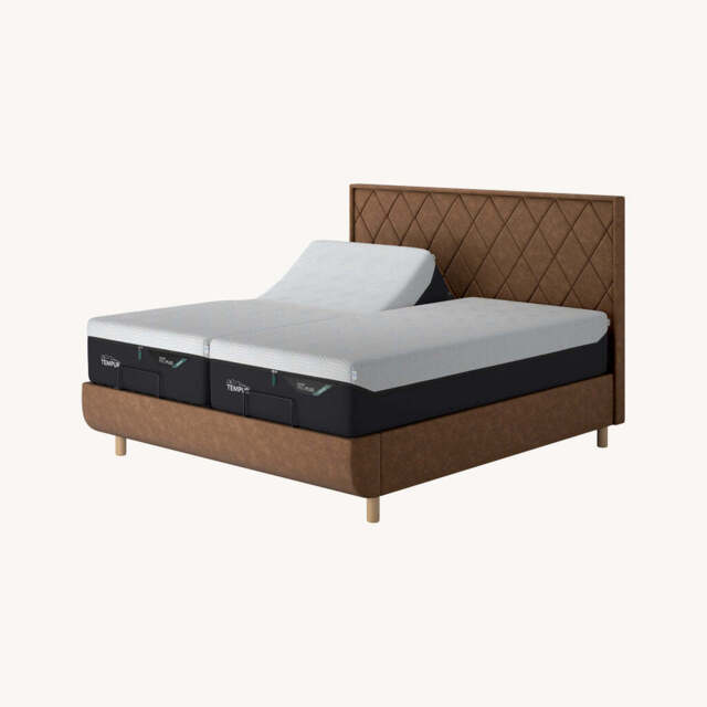TEMPUR® Arc Adjustable Bed with Quilted Headboard, King / Light Brown