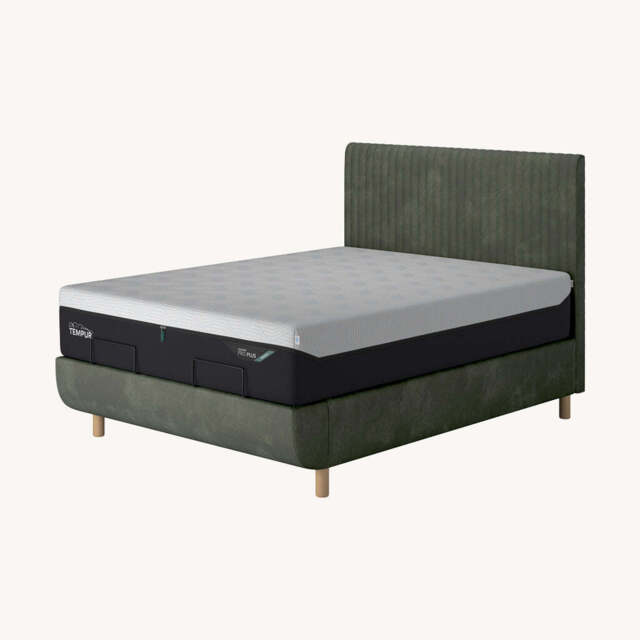 TEMPUR® Arc Static Bed with Vertical Headboard, King / Green