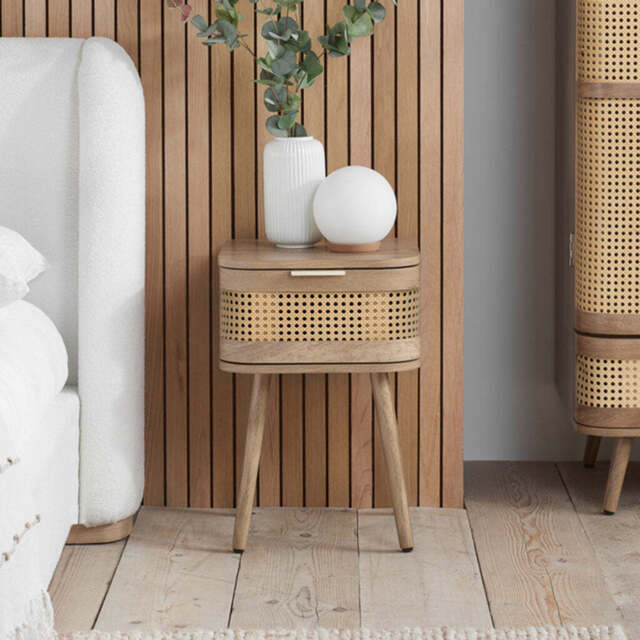 Arlington 1DR Bedside Table, Oak - image 1