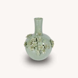 Handmade Blossom Vase - thumbnail 2
