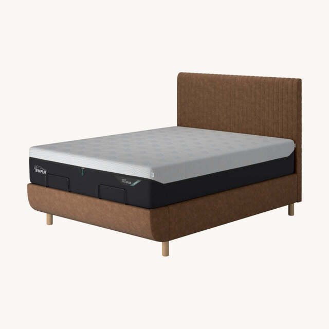 TEMPUR® Arc Static Bed with Vertical Headboard, King / Light Brown