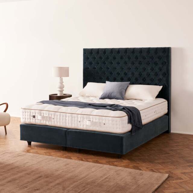 ViSpring Tiara Superb Divan Base and Mattress Set, Small Single (2ft 6) / Soft