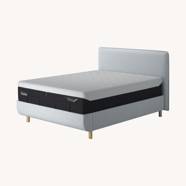 TEMPUR® Arc Static Bed with Form Headboard, Superking / Light Grey - image 1