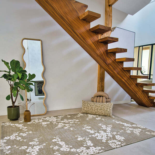 Sakura Rug, 280 x 390cm / Green