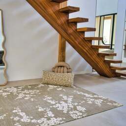 Sakura Rug, 2.8m x 3.9m / Green