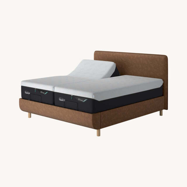 TEMPUR® Arc Adjustable Bed with Form Headboard, King / Light Brown