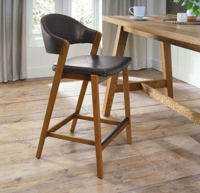 Highgate Rustic Oak Barstool, Black