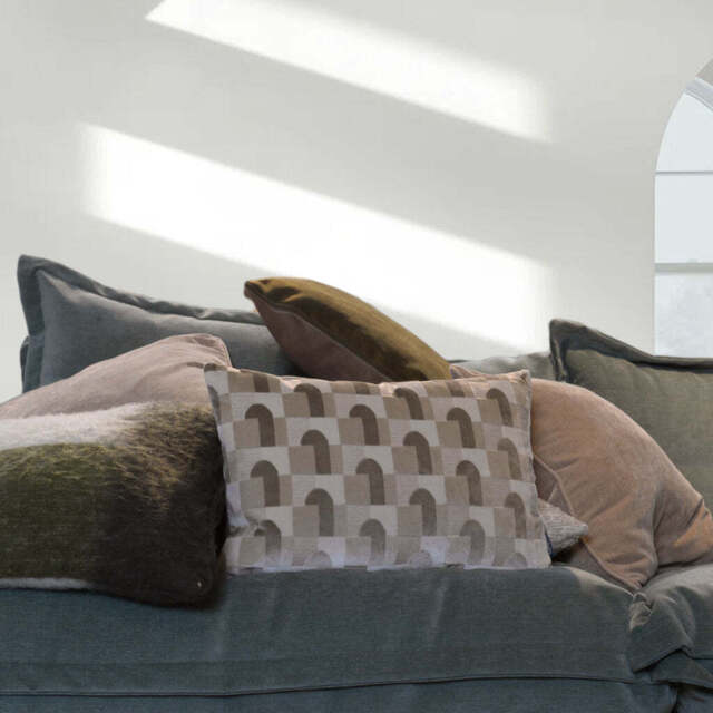 Geometric Cushion Natural - image 1