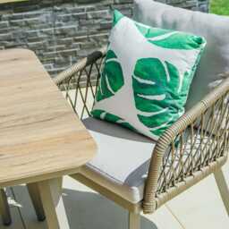 Lauren 6 Seat Dining Set with Parasol by Atkin And Thyme - thumbnail 5