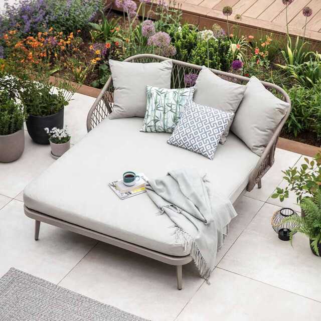 Lauren Daybed by Atkin And Thyme, H87 x W161 x D178 cm - image 1