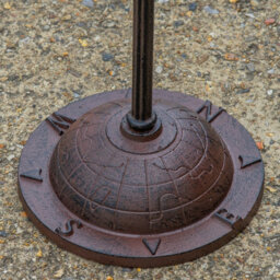 Woodside Cast Iron Garden Sundial Clock, Antique Ornamental Outdoor Décor - thumbnail 3