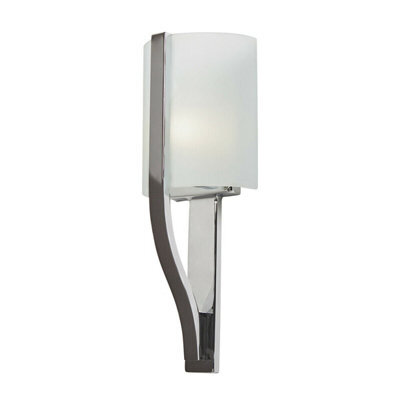 Stylish Ip44 Wall Light With Clear Etched Glass And Polished Chrome Finish