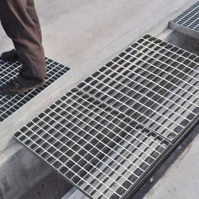 Garden Sanctuary 100 X 80Cm Heavy Duty Galvanized Steel Rectangular Drain Cover Grate - image 1