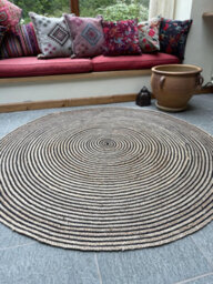 Second Nature Online Chakkar Dark Stripe Round Jute Beige Black Rug / 120 Cm Diameter - thumbnail 3