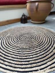 Second Nature Online Chakkar Dark Stripe Round Jute Beige Black Rug / 120 Cm Diameter - thumbnail 4