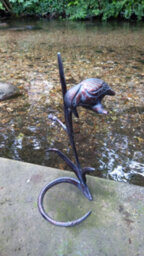 Inspirational Gifting Kingfisher On Reeds Garden Ornament Sculpture With An Aged Bronze Finish - thumbnail 2