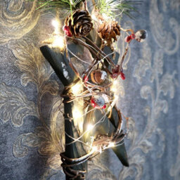 Shatchi 30Cm Red Wooden Led Tree Tabletop Centrepiece Christmas Holiday Home Décor With 20 Warm White Leds Green Star - thumbnail 5