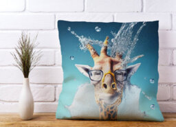 Warren Reed Designer Giraffe Splashart Cushions 45Cm X 45Cm - thumbnail 2