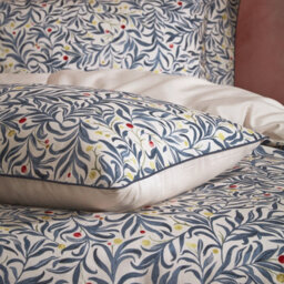 Ew By Edinburgh Weavers Malory Traditional Floral 100% Cotton Piped Pillowcase Pair - thumbnail 2