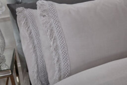 Rapport Tia Trellis Tasselled Duvet Cover Bedding Set - thumbnail 2