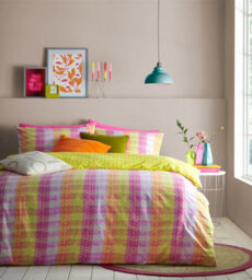 Furn. Neola Abstract Striped Reversible Duvet Cover Set, King, Pink - thumbnail 1