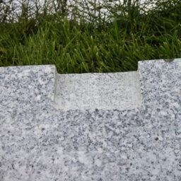 Garden Market Place The Garden Marketplace Granite Cantilever Parasol Base, 25Kg Square Weight Plate With Handling Grooves, Fits Parasols Up To 4M - thumbnail 3