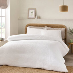 Catherine Lansfield Crinkle Seersucker Double Duvet Cover Set With Pillowcases White - thumbnail 1