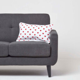 Homescapes Cotton Red Hearts Cushion Cover, 30 X 50 Cm - thumbnail 2