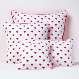 Homescapes Cotton Red Hearts Cushion Cover, 30 X 50 Cm - thumbnail 5