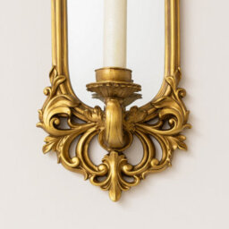 Melody Maison Ornate Metal Antique Gold Mirrored Candle Sconce - thumbnail 3