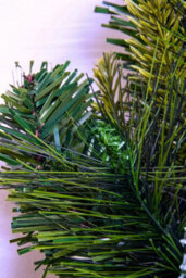 Christmas Tree World 50Cm Decorated Mixed Pine Wreath With Red Baubles - thumbnail 9